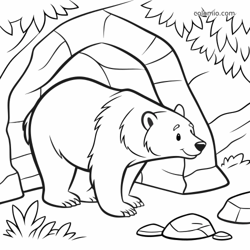 Un orso è davanti all'ingresso di una tana rocciosa, circondato da alberi, cespugli e pietre in una scena di foresta.