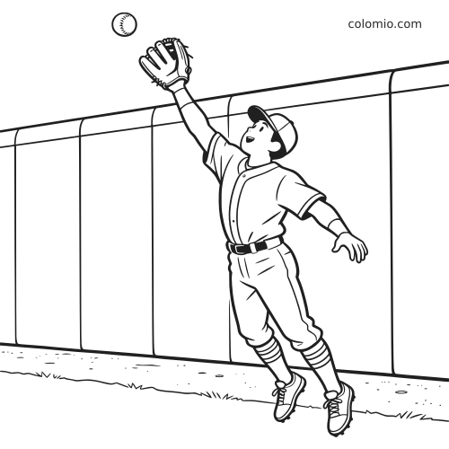 Jogador de beisebol na posição de jardineiro estica a luva para pegar uma bola alta perto do muro do campo.