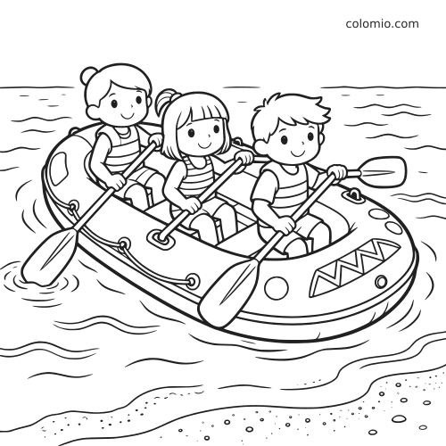 Drie glimlachende kinderen met reddingsvesten peddelen in een opblaasboot op rustige golven bij het strand.