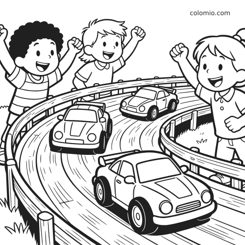 Trois petites voitures de course roulent sur un circuit en bois courbé, entourées de trois enfants qui lèvent les bras.